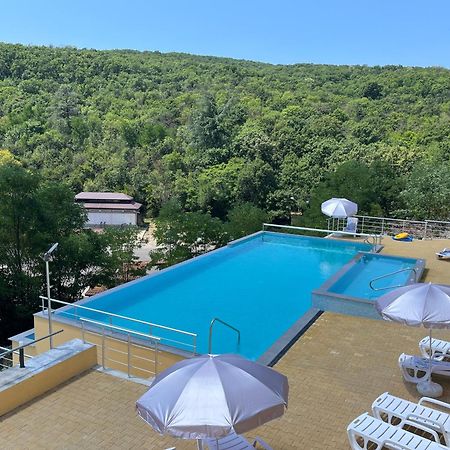 Хотел "Божур" Mineralni Bani Exterior photo